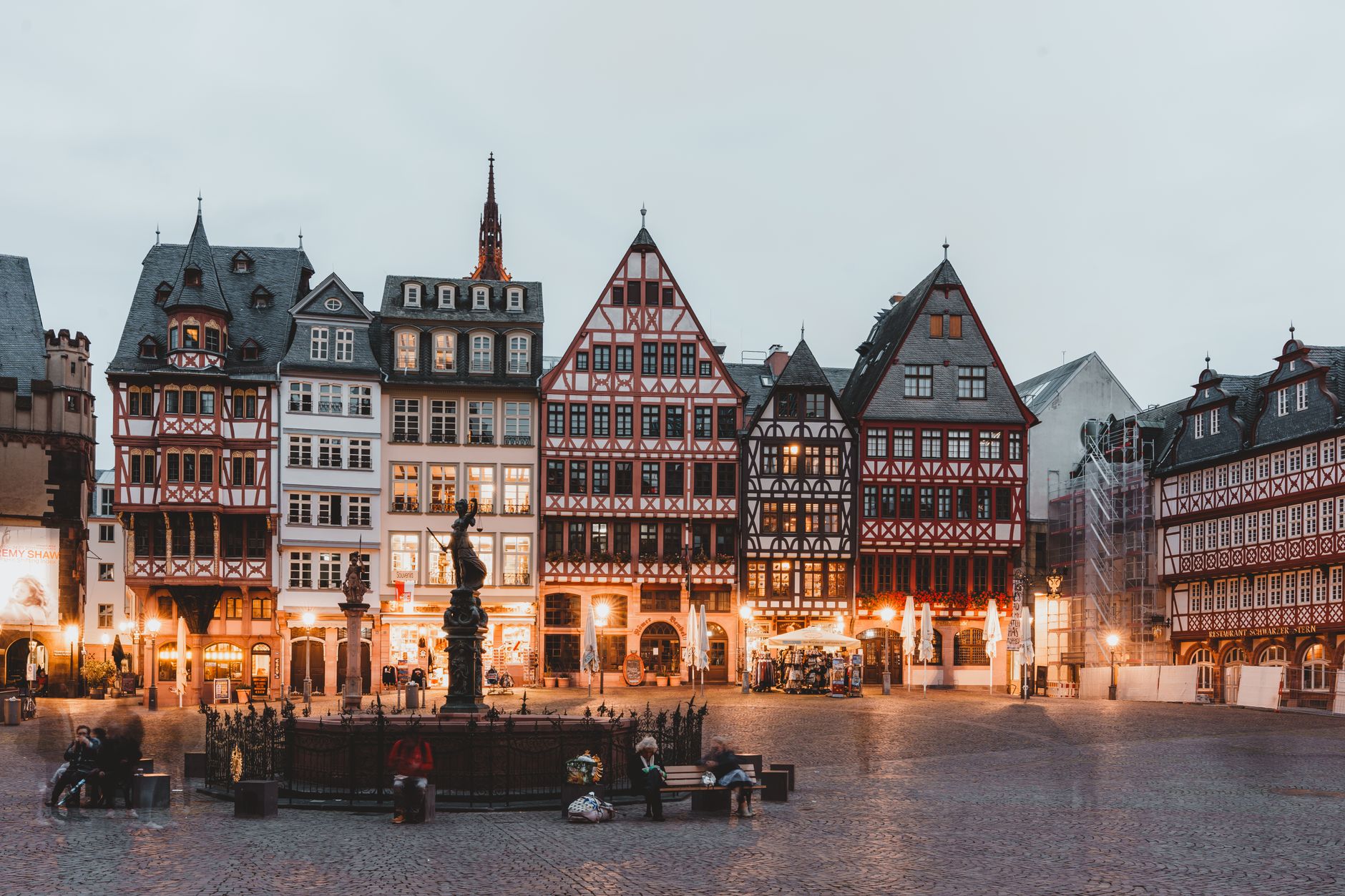 Frankfurt - Altstadt: Festnahme zweier mutmaßlicher Taschendiebe