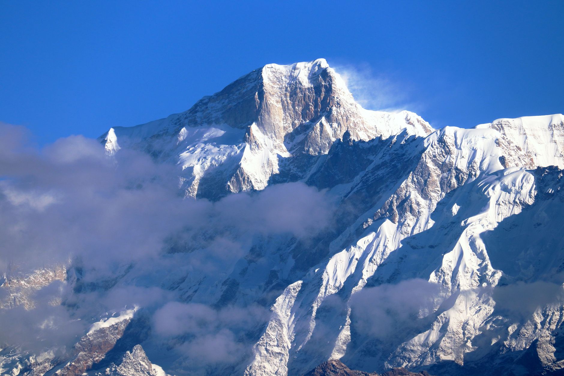 Himalaya - Hunderte Arbeiter in Kraftwerken vermisst - Rettungskräfte in Nepal setzen Suche fort