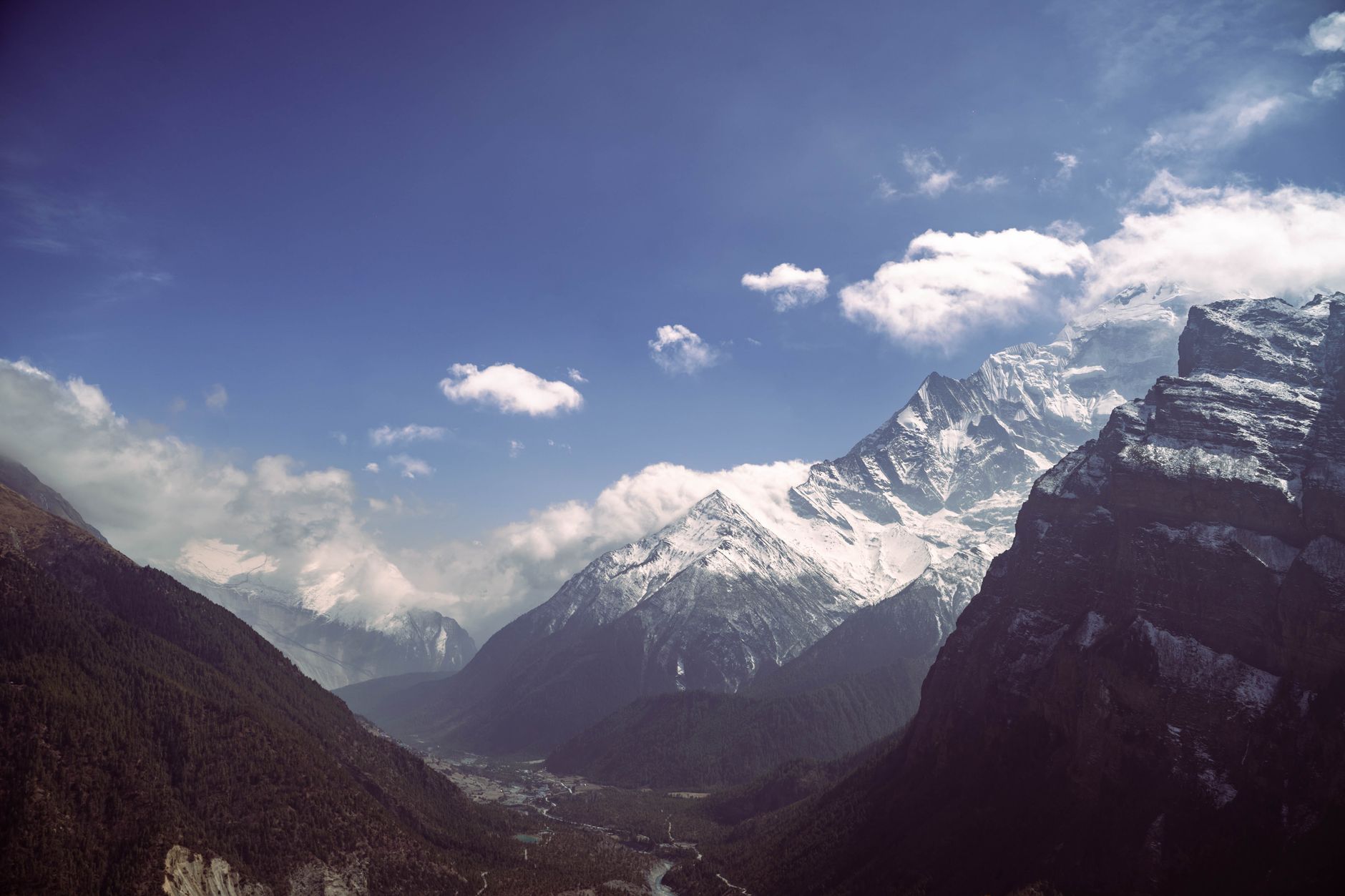 Nepal und Tibet - Sturzflut im Himalaya: Zahl der Toten steigt auf mehr als 1.000
