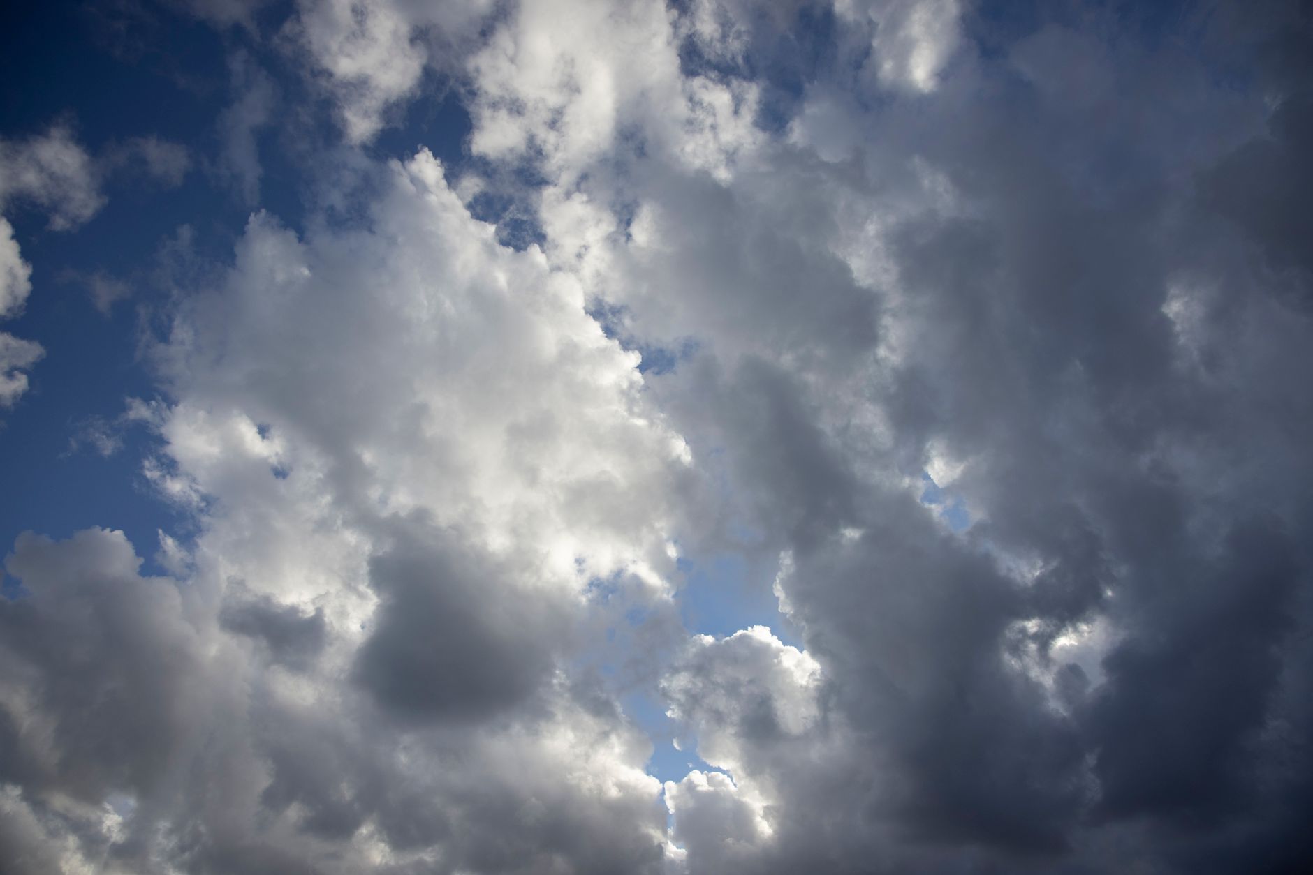 Wetter - Im Norden wechselhaft, im Süden spätsommerlich