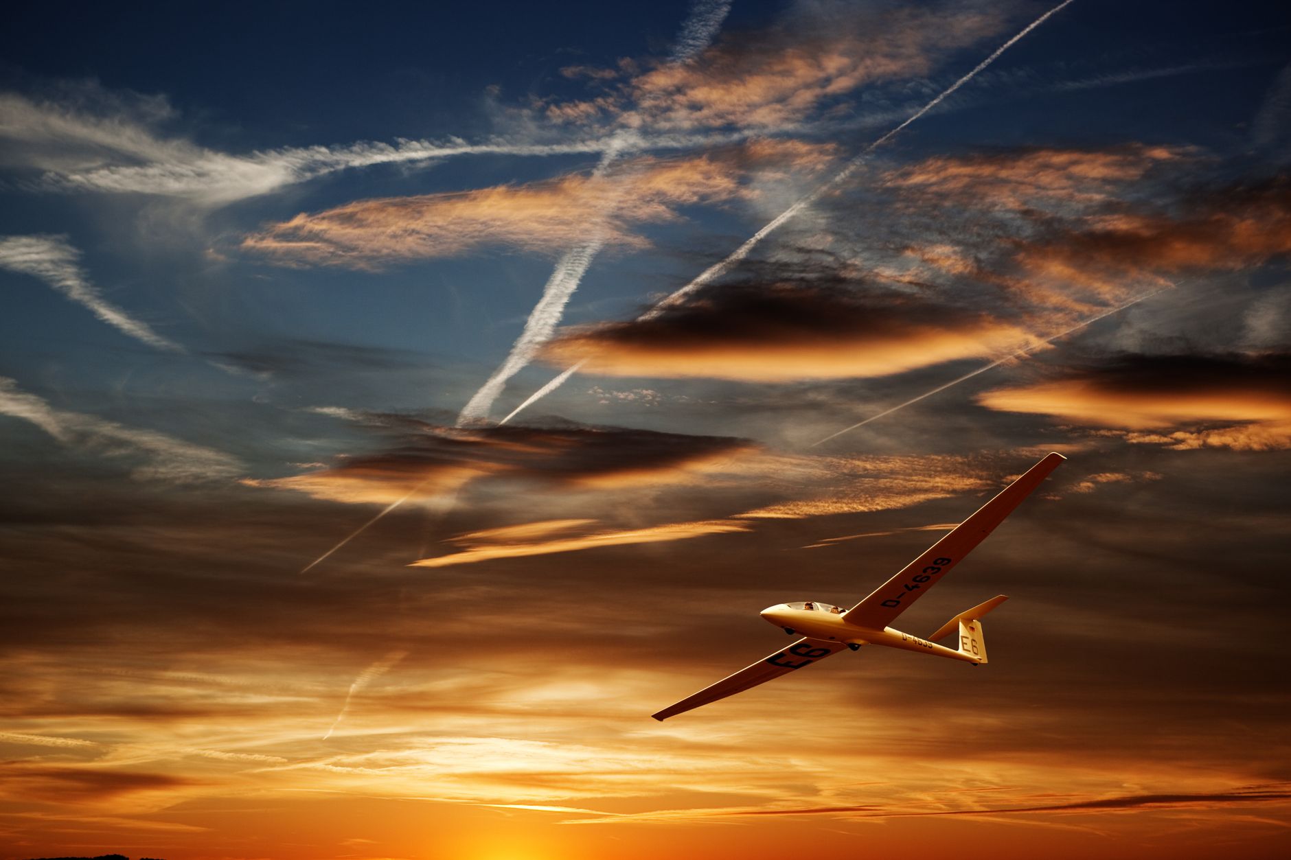 Solarflugzeug: Ultraleichtes Höhenflugzeug besteht Praxistest