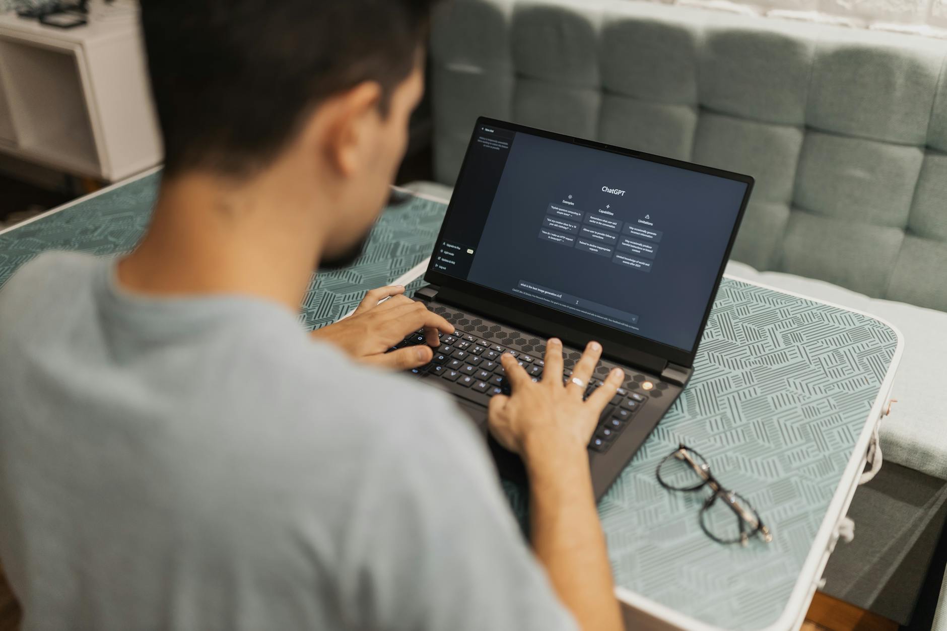 ChatGPT-Entwickler - OpenAI pausiert KI-Training nach neuem Zwischenfall