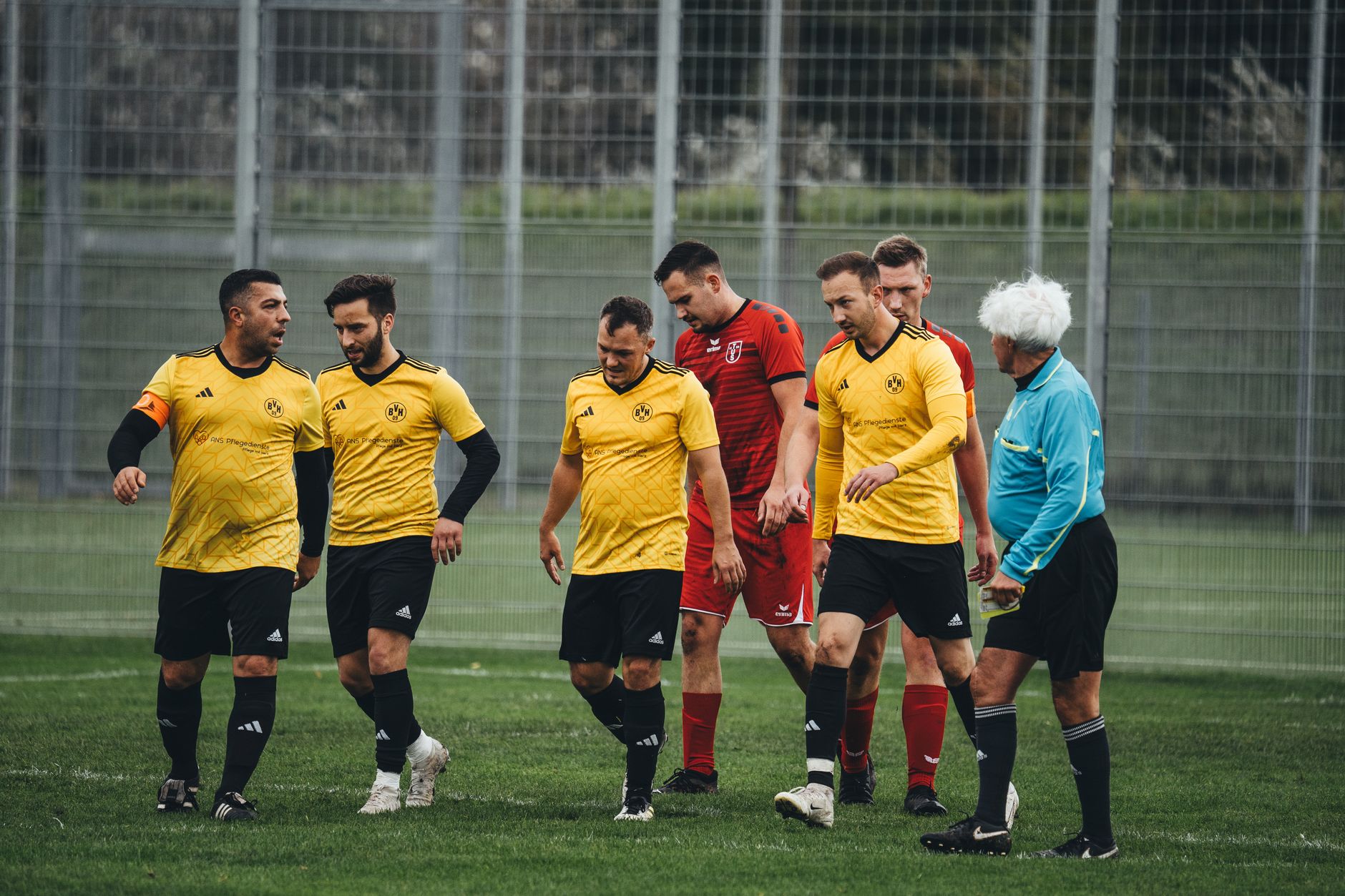 Schock für den VfB Stuttgart: Dennis Seimen und Justin Diehl fallen vorerst aus