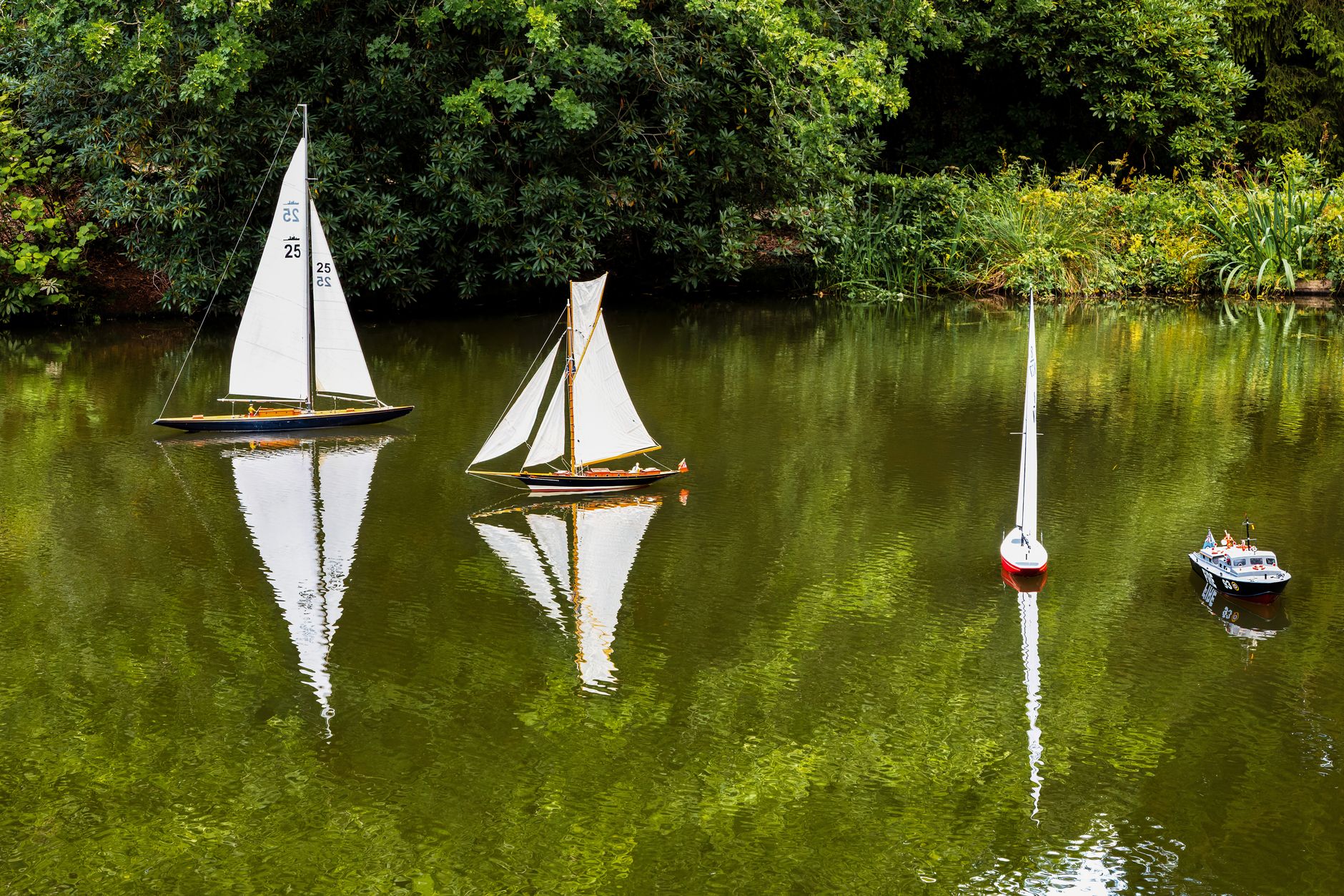 Top 8: Das beste ferngesteuerte Boot im Test – mit bis zu 45 km/h über den Teich
