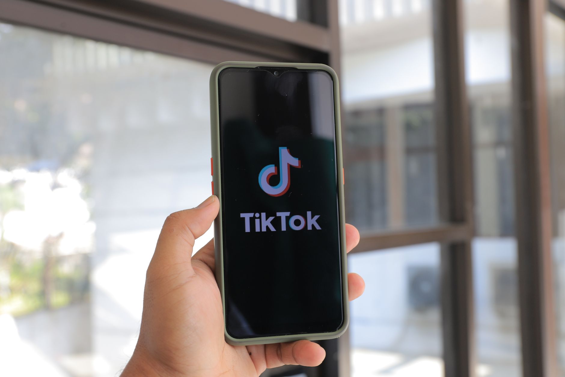 EU-Kommission: TikTok soll Minderjährige besser schützen