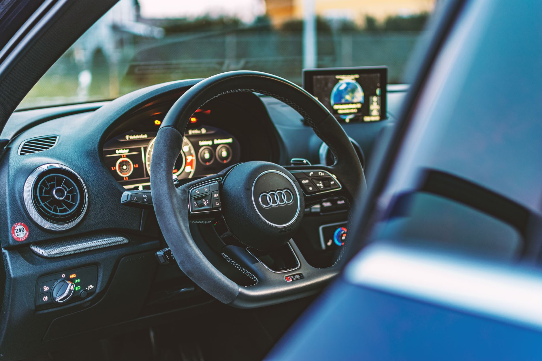 Montag: Audi mit neuem US-Werk trotz VW-Sparkurs, Google-Werbung mit Nutzerdaten
