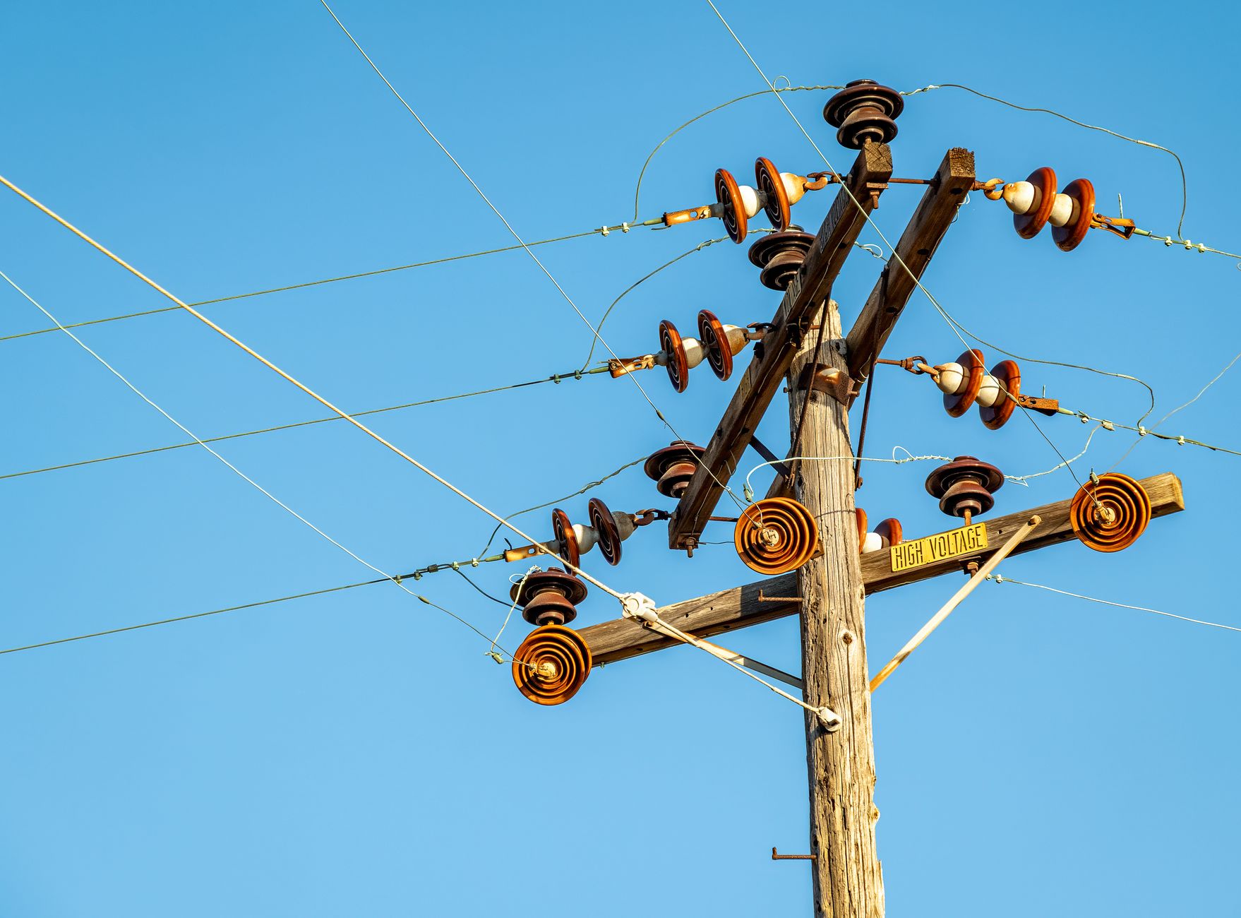 Warnschuss für die Infrastruktur: Wie ein Sonnensturm die Stromnetze ans Limit brachte