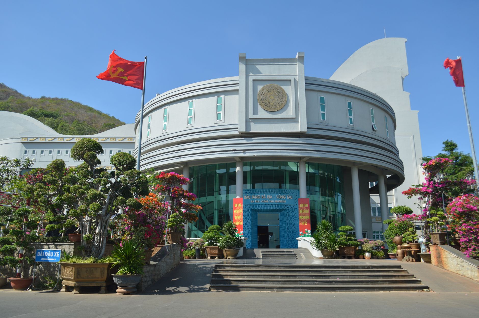 Wie Pflege-Azubis aus Vietnam ausgebeutet werden